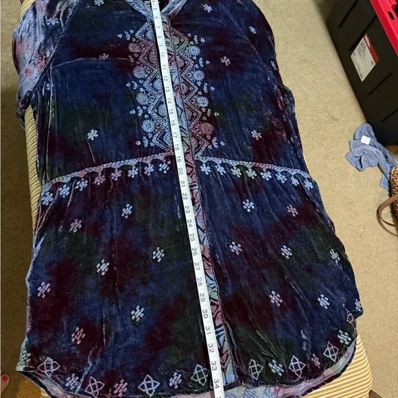 Velvet Embroidered Tunic Top - Picture 8 of 9
